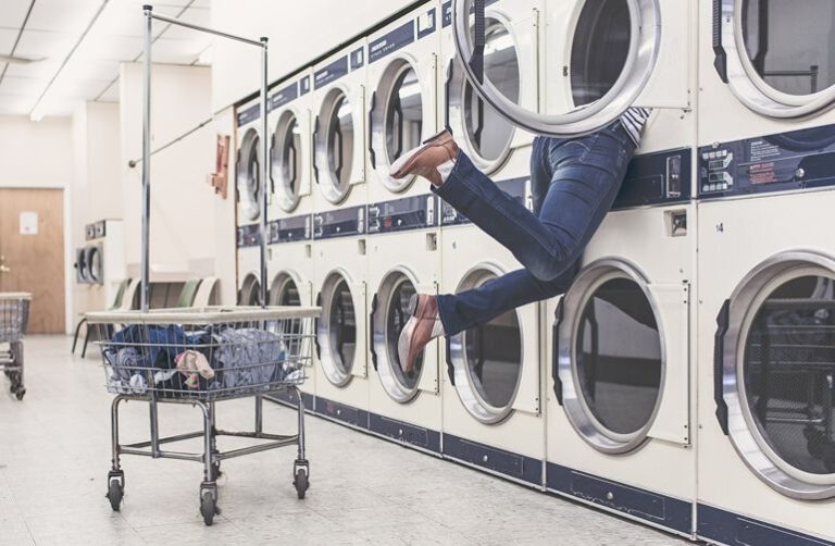 A Guide to Doing Laundry and Finding the Best Local Laundromat Near You